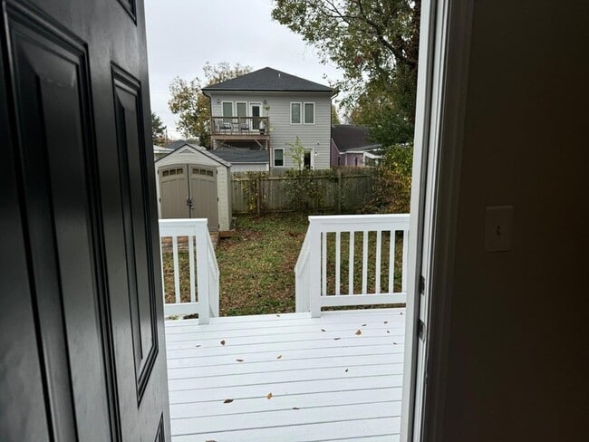 Building Photo - 1218 Pender St