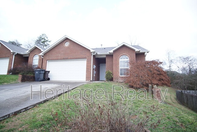 Building Photo - 2419 Glen Meadow Rd