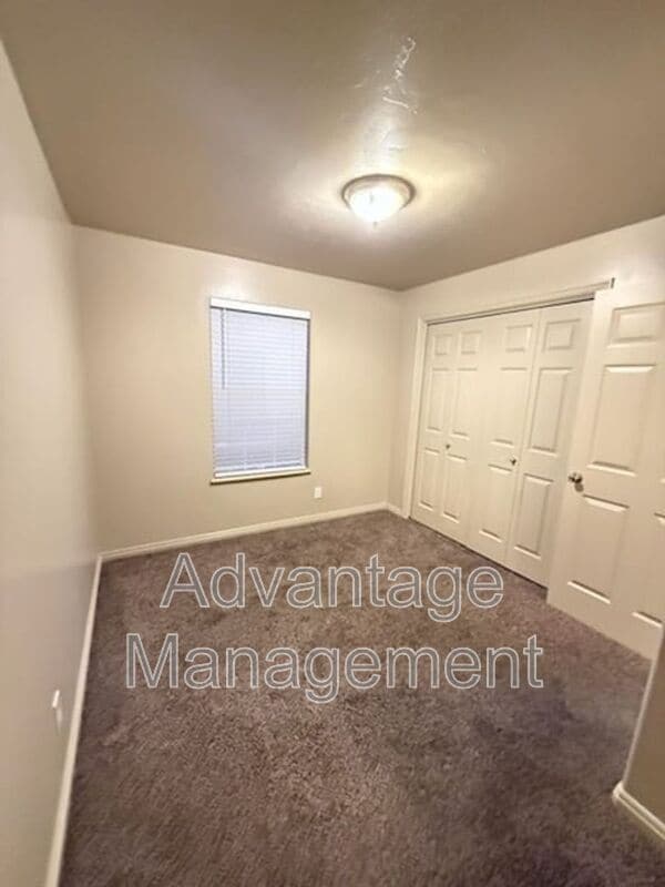 Building Photo - 1519 S 125 E St