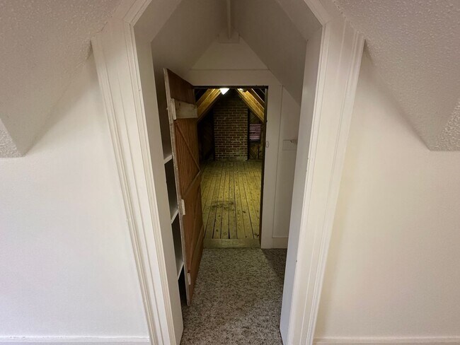 Building Photo - House in Bedford with Lot of Outdoor Space.