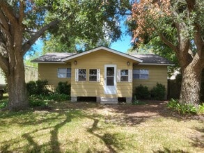 Building Photo - 1218 Woodward St