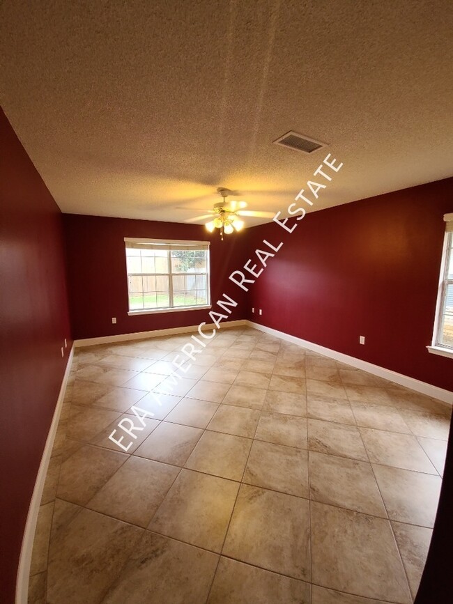 Building Photo - 1608 Ella Ruth Dr
