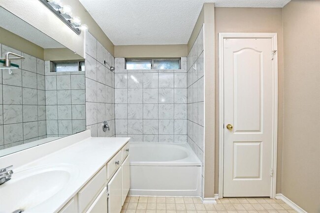 Building Photo - 15009 Big Falls Dr