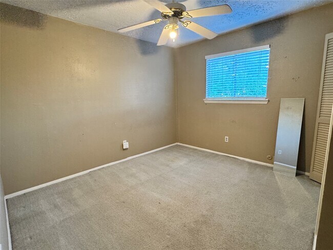 Building Photo - 8519 Church Light Ln