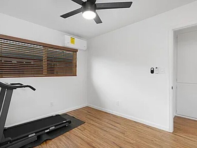 Building Photo - Charming 2-Bedroom Home in Prime 92117 Loc...