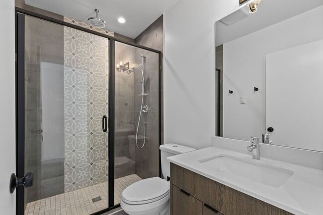 Building Photo - Sweet Ultra-Modern Air-Conditioned West Se...