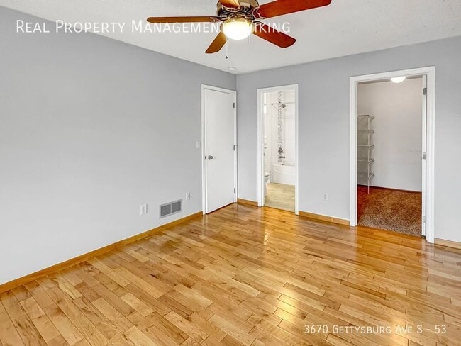 Building Photo - Renovated 2 Bed 1.5 Bath 1 Car Garage! - D...