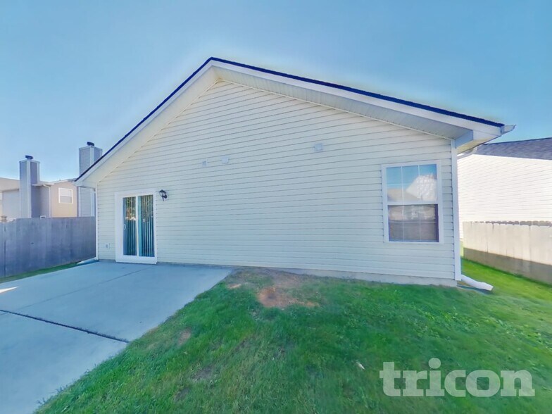 Building Photo - 12298 Wolf Run Rd