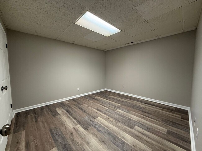 Building Photo - 270 Bailey St