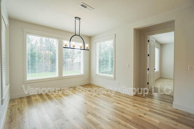 Building Photo - 15103 NE 98th Cir