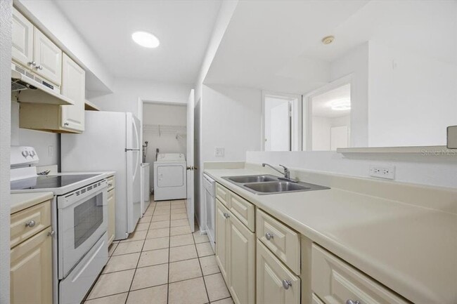Building Photo - 3028 Parkway Blvd