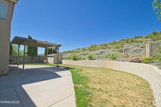 Building Photo - 3075 Roxbury Dr