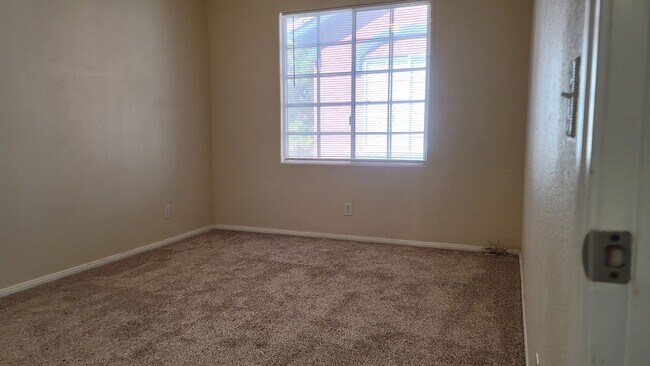 Building Photo - Spacious home in Southern Highlands