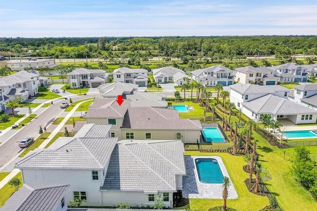 Building Photo - 9341 Crestview Cir