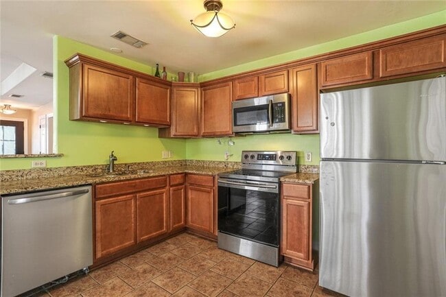 Building Photo - 4291 Poplar Dr