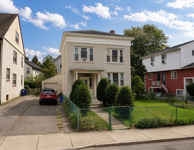 Building Photo - 104 Perkins St
