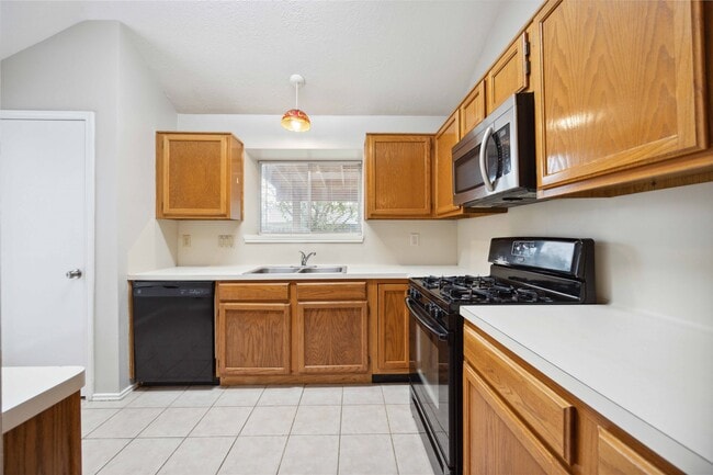 Building Photo - 20323 Pinefield Ln