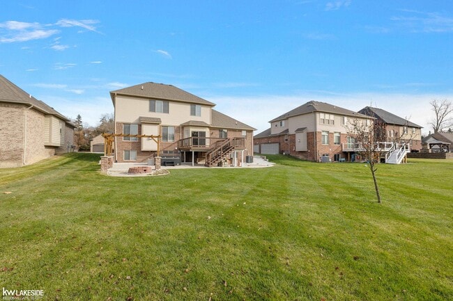 Building Photo - 46267 Terrace Dr