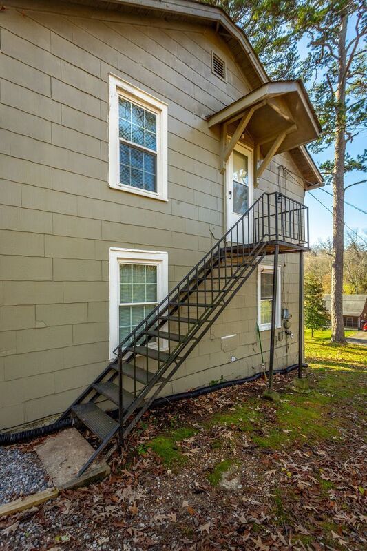 Building Photo - 311 Hedgewood Dr