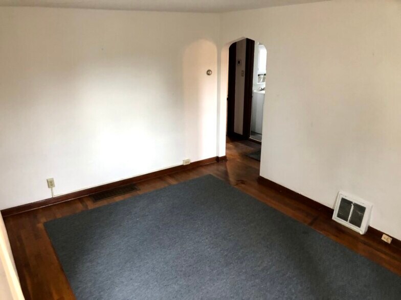 living room - 278 Liberty St