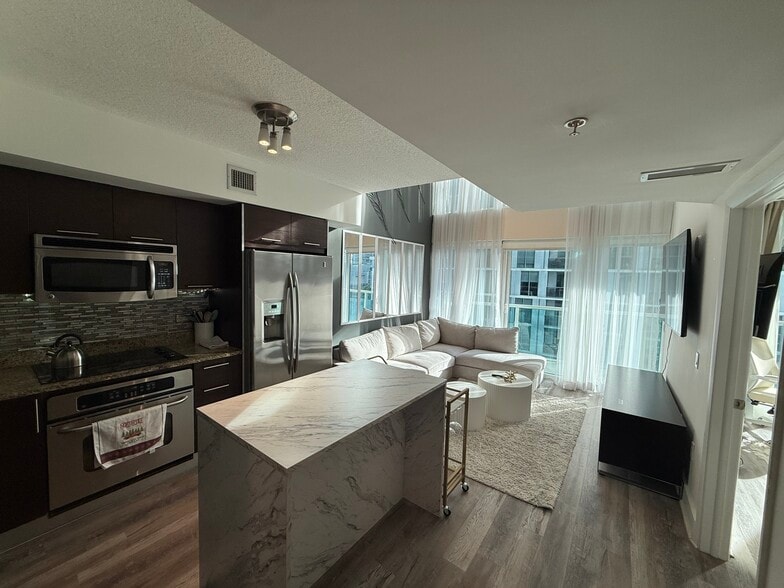 Building Photo - 31 SE 5th St