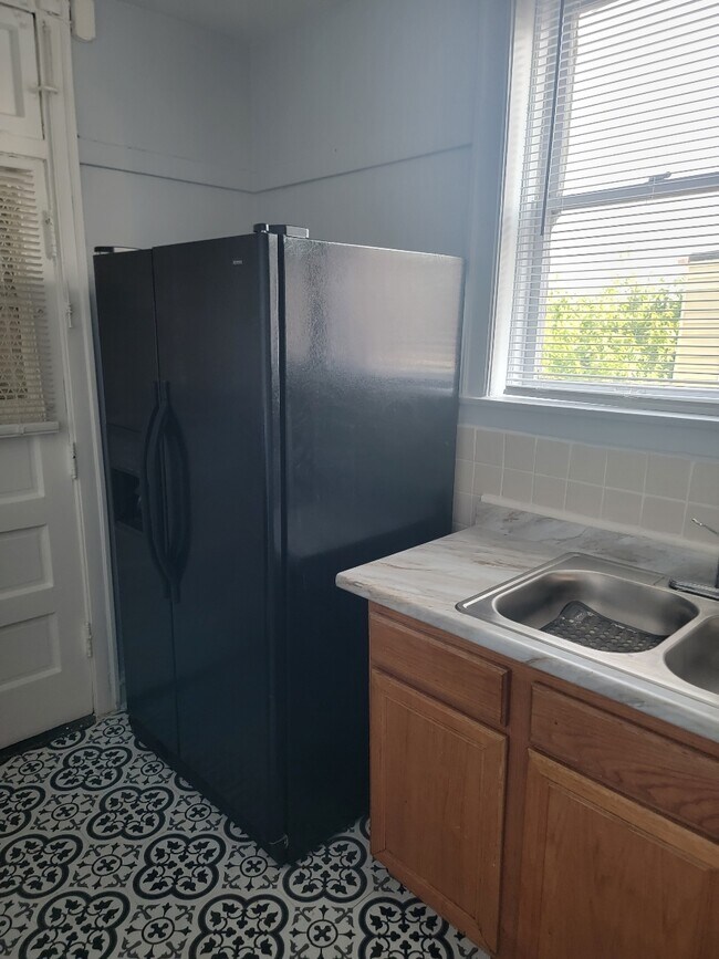 Kitchen - 8621 S Drexel Ave