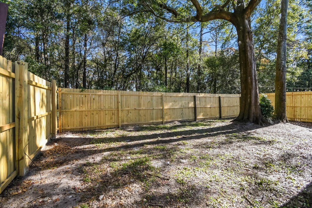 Building Photo - 2985 Mikris Dr E