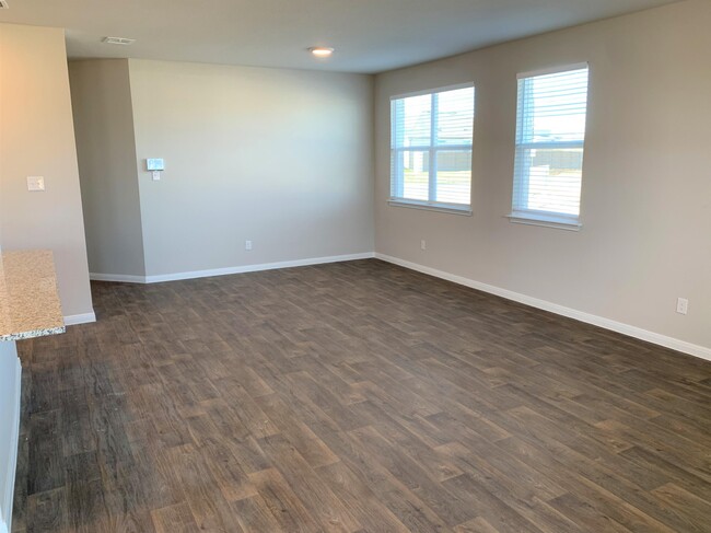 Building Photo - 141 Frostweed Dr