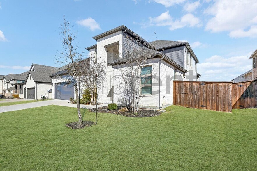 Building Photo - 7530 Sanctuary Dr