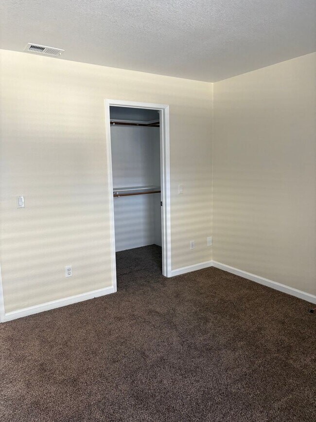 Building Photo - 244 Park Pl Dr