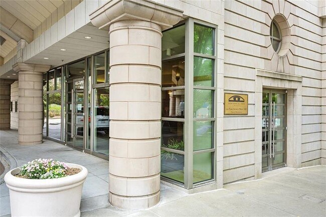 Building Photo - 250 Park Avenue W NW