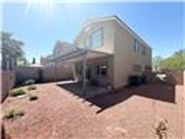 Building Photo - spacious 4 bedroom 2.5 bath home