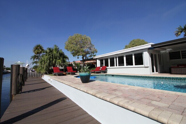 Building Photo - 2548 SE 14th St