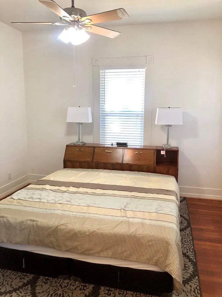 Building Photo - 3412 Avenue Q