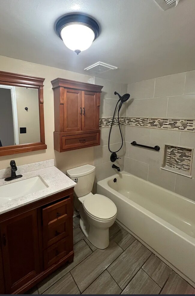 Building Photo - 503 Mark Run