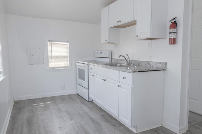 Building Photo - 125 Bell St