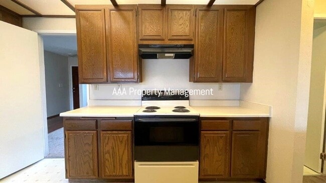 Building Photo - Nice 4 bedroom 2 bath Single family home in great neighborhood!