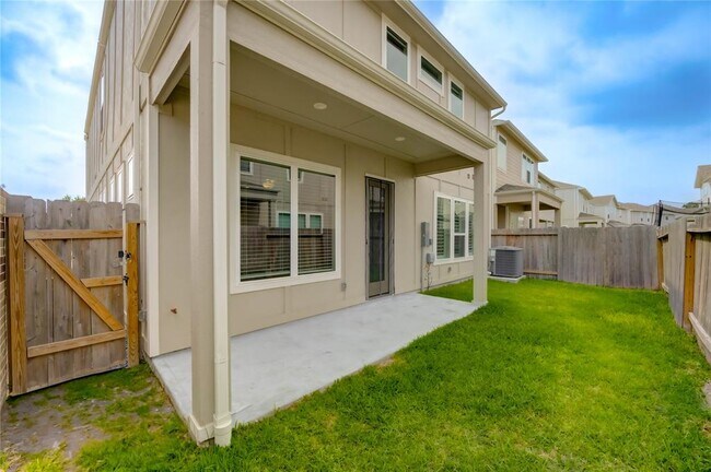Building Photo - 4209 Colony Pines Ln