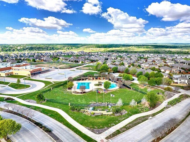 Building Photo - 116 Alba Ave