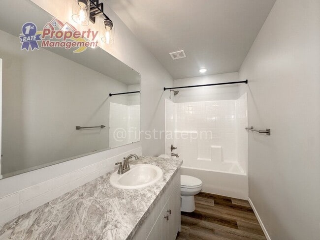 Building Photo - 709 W Smoky Quartz St