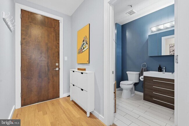 Building Photo - Live in one of DC's most vibrant neighborhoods from this sun-filled 1BR | 1BA condo