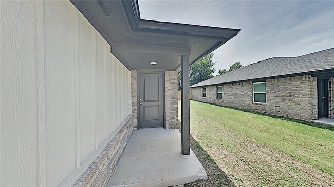 Building Photo - 1308 NW 111th St