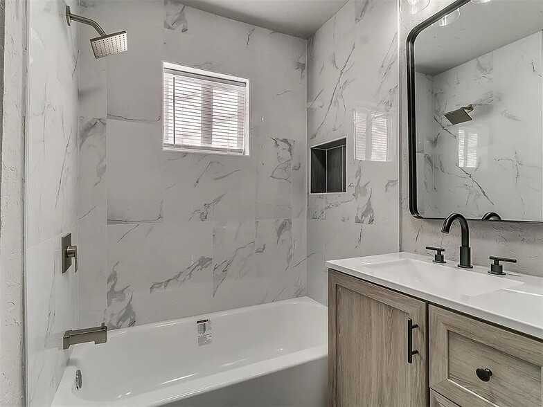 Bathroom - 2200 NW 33rd St
