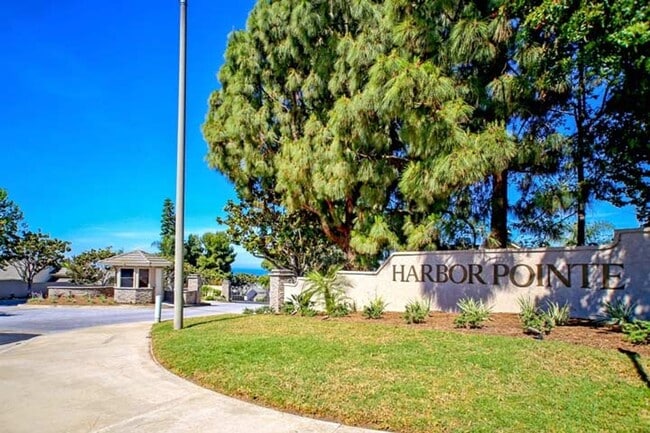 Building Photo - OCEAN VIEW Home in the gated Community of ...