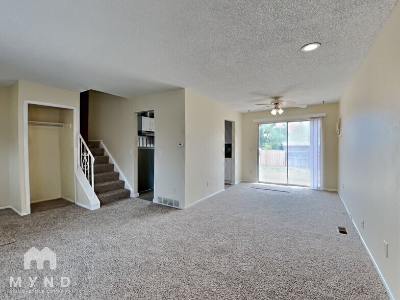 Building Photo - 9894 W Polk Pl