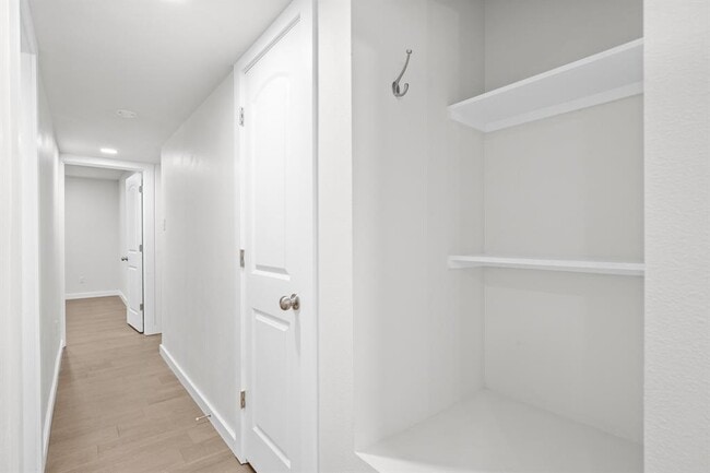 Building Photo - 7520 Uray Dr