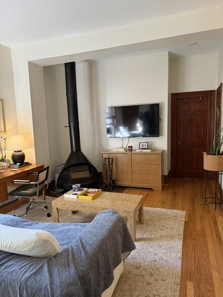 Living Room - 1373 N Franklin St