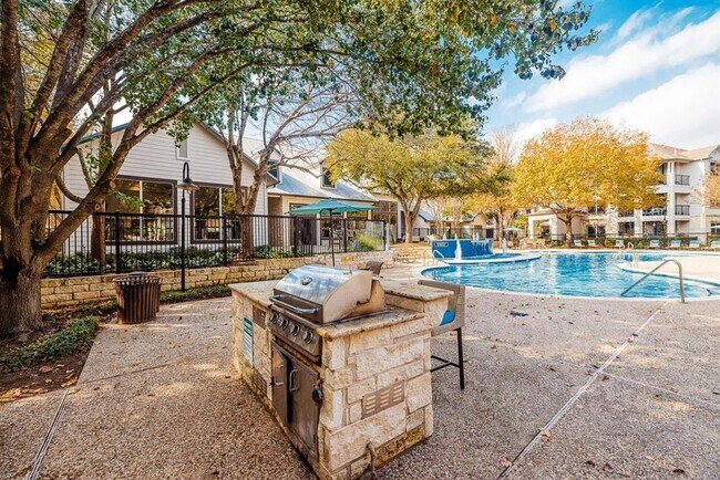 Building Photo - 10505 S I-35 Frontage Rd