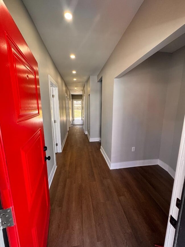 Building Photo - 442 Hudson Ave