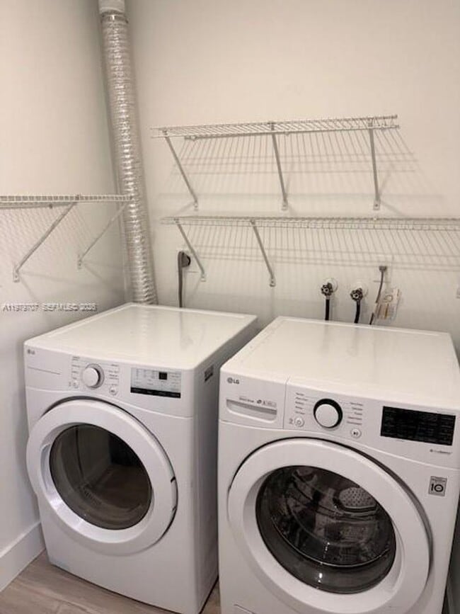 Building Photo - 3609 SW 27th St